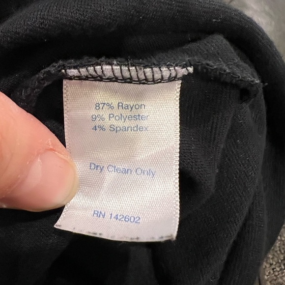 Sail to Sable Short Sleeve Minimalist Black Women's Dress With Gold Zipper Sz M - Picture 5 of 6